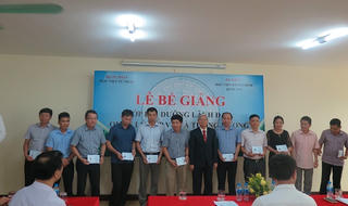 Bế giảng Lớp Bồi dưỡng lãnh đạo, quản lý cấp Vụ và tương đương