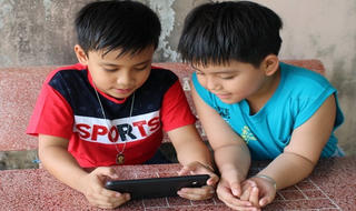 Giải pháp nào bảo vệ trẻ em trên không gian mạng?