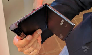Siêu phẩm màn hình gập Mate X của Huawei
