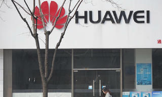Anh cho phép Huawei xây dựng một phần mạng lưới 5G