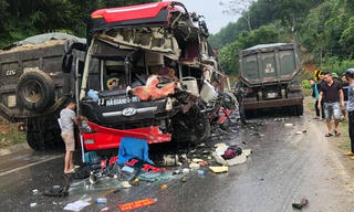 Xe khách va xe ben, 6 người nhập viện ở Tuyên Quang