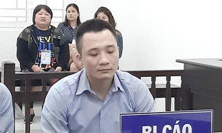 Vừa bị giật túi sách, vừa bị tống tiền vì clip trong điện thoại