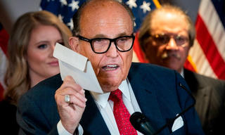 Đội ngũ luật sư, những người níu giữ hy vọng cho Tổng thống Trump, bao gồm những ai?