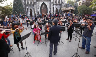 Mang âm nhạc đỉnh cao, “chiêu đãi” công chúng