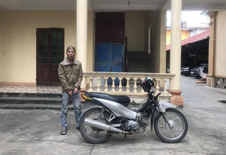 Khởi tố thanh niên 20 tuổi cướp giật tài sản