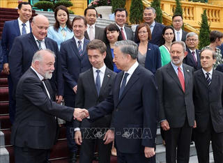 Chủ tịch nước Tô Lâm tiếp các Đại sứ và Đại biện của EU và các nước thành viên