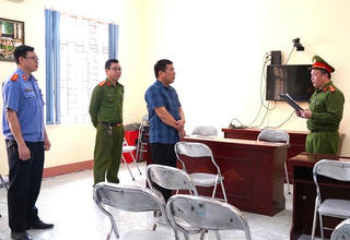 Một giám đốc công ty bị khởi tố liên quan đến mua, bán trái phép hóa đơn