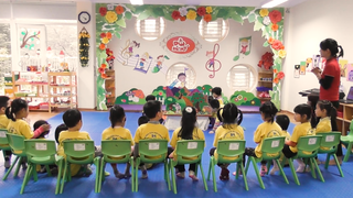Hà Nội: Học sinh mầm non trở lại trường - Bỡ ngỡ nhưng đầy hy vọng