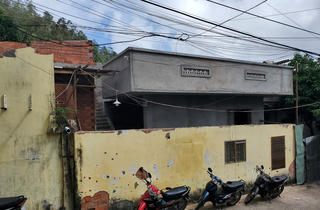 Bình Định: Cán bộ địa chính "không biết" việc người dân lấn suối, xây nhà không phép ngay trung tâm thành phố