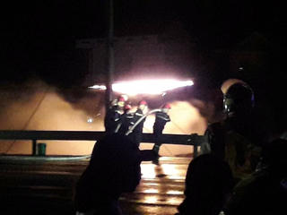 Xe đầu kéo lao xuống vực bốc cháy dữ dội, tài xế có nồng độ cồn cao