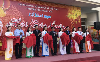 Báo Pháp luật Việt Nam gây ấn tượng mạnh với độc giả tại Hội Báo Xuân tỉnh Khánh Hòa