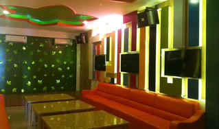 Từ ngày 29/4 các cơ sở kinh doanh dịch vụ vũ trường, karaoke ở Ninh Thuận tạm dừng hoạt động