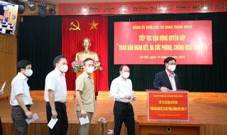 Đảng ủy Khối các cơ quan Trung ương quyên góp ủng hộ phòng, chống dịch COVID-19