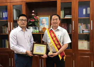 Chánh án Lê Hưng Dũng được vinh danh “Gương sáng Pháp luật” năm 2021