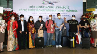 Khánh Hòa đón đoàn khách du lịch quốc tế có “hộ chiếu vaccine” đầu tiên