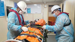 Cứu thủy thủ nước ngoài bị nhồi máu cơ tim, nguy kịch trên biển