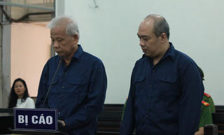Cựu phó giám đốc trung tâm đăng kiểm ở Khánh Hòa nhận 15 năm 6 tháng tù
