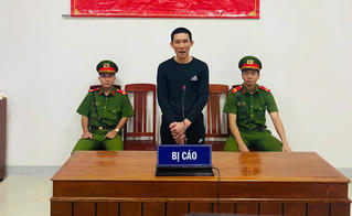 Bản án cho nghịch tử đổ xăng đốt mẹ ruột 