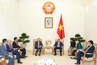 Thủ tướng tiếp đoàn các nhà đầu tư nước ngoài có dự định đầu tư vào Việt Nam