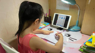 Dự kiến nhiều hộ nghèo, cận nghèo sẽ được nhà nước hỗ trợ máy tính bảng