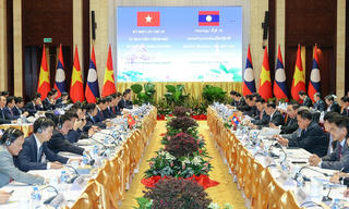 Việt Nam, Lào tăng cường kết nối, hỗ trợ nhau xây dựng nền kinh tế độc lập, tự chủ