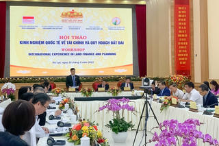 Tham khảo kinh nghiệm quốc tế về tài chính và quy hoạch đất đai