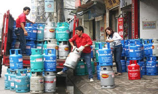 Giá Gas tháng 5 giảm 23 nghìn đồng/bình 12kg so với tháng 4
