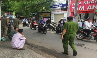 TP. HCM: Xe tải và chạm với xe máy khiến một người tử vong