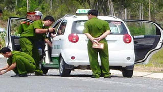Bắt giữ 2 đối tượng người Trung Quốc cướp taxi vào sáng mùng 2 Tết