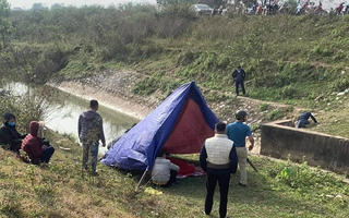 Nghệ An: Xe máy lao xuống kênh nước khiến 3 người đàn ông tử vong