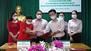 Ngân hàng chính sách xã hội giải ngân gói vay trả lương ngừng việc hơn 160 triệu đồng