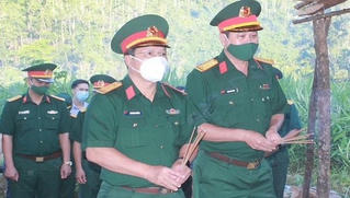Bộ CHQS Thừa Thiên Huế dâng hương, tưởng niệm 13 liệt sĩ hy sinh tại tiểu khu 67