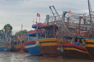 Quảng Bình triển khai mô hình thu gom rác thải nhựa trên tàu cá xa bờ sau mỗi chuyến vươn khơi