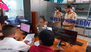 Ngày đầu tiên đăng ký, nhận biển số ôtô, xe máy ở công an cấp huyện, xã ở Quảng Bình: Thuận tiện cho người dân