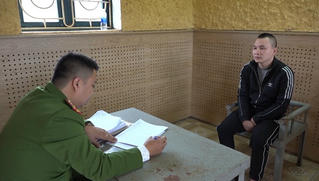 Tạm giữ hình sự 2 đối tượng cho vay lãi nặng