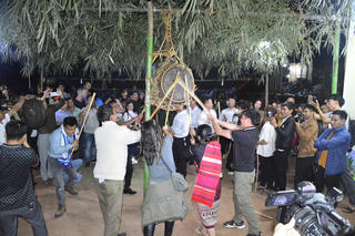 Về đại ngàn Trường Sơn xem lễ hội đập trống của người Ma Coong