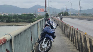 Tìm cô gái để lại thư tuyệt mệnh nghi nhảy cầu Gianh