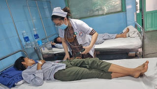 Ăn thịt cóc, 3 người trong một gia đình suýt mất mạng