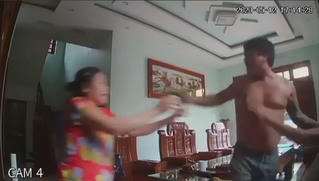  Tạm giữ khẩn cấp đối tượng cầm súng dọa bắn 'chủ nợ'