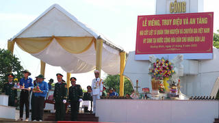 Xúc động hình ảnh ngày trở về đất Mẹ của 17 liệt sỹ quân tình nguyện và chuyên gia Việt Nam