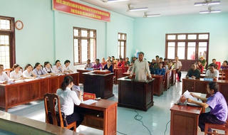 Lĩnh 15 tháng tù vì lừa hàng chục hộ nghèo nộp tiền “chạy” nhà chính sách