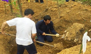 Tìm thấy 6 hài cốt liệt sỹ kèm di vật khắc tên ở Quảng Trị