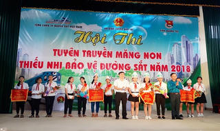 Tuyên truyền bảo vệ đường sắt cho thiếu nhi Quảng Trị
