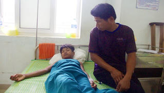 Cứu bệnh nhi bị mũi tên sắt đâm vào ngực khi đi đánh cá