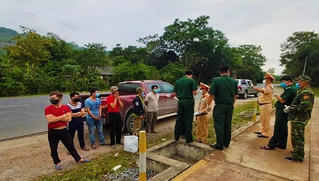 Truy bắt nhóm người vượt biên trái phép định trốn cách ly ở Quảng Trị