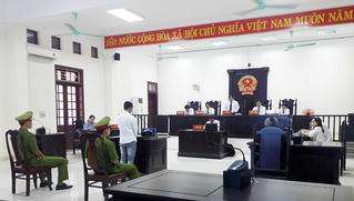 Gã hàng xóm rủ bé gái 8 tuổi vào rừng bẫy thú rồi hãm hiếp