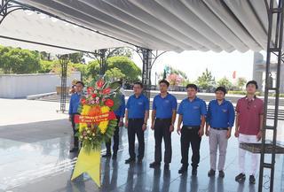 Đoàn Thanh niên Bộ Tư pháp thăm viếng các địa chỉ đỏ tại Quảng Trị