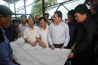 Phó Thủ tướng Trần Lưu Quang kiểm tra công tác khắc phục hậu quả tai nạn hầm lò tại Quảng Ninh