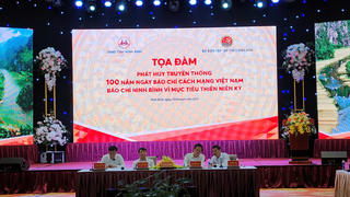 Toạ đàm “Phát huy truyền thống 100 năm Ngày Báo chí cách mạng Việt Nam Báo chí Ninh Bình vì mục tiêu thiên niên kỷ”
