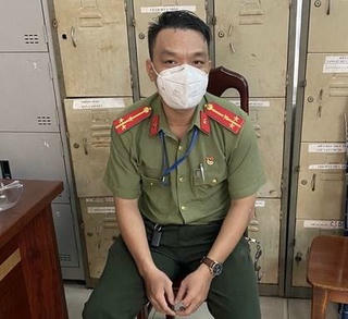 Bắt kẻ giả danh Công an đăng bài trên mạng xã hội kích động người dân